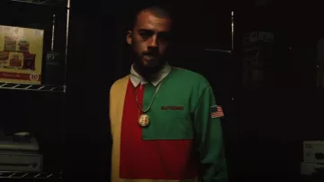 Supreme 7's Rugby L/s Long Sleeve Shirt Polo Green usado por Fezco (Angus Cloud) como se ve en Euphoria (S02E01)