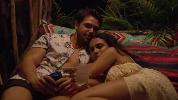 Conjunto de lirios de la princesa Polly usado por Brittany Galvin como se ve en Bachelor in Paradise (S08E09)