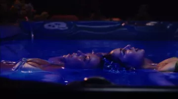 437 El top Kenzie usado por Cassie Howard (Sydney Sweeney) visto en Euphoria (S02E02)