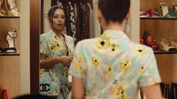 Chanel Vintage Spring 1997 Flower CC Tote In Multicolour worn by Maddy Perez (Alexa Demie) as seen in Euphoria (S02E02)