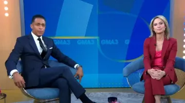 Derek Lam 10 Crosby Peak Lapel One Button Blazer porté par Amy Robach vu dans Good Morning America le 28 octobre 2022