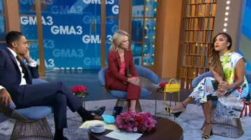 Jacquemus Le Chiquito Long Leather Tote worn by Amanda Seales as seen in Good Morning America on October 28, 2022