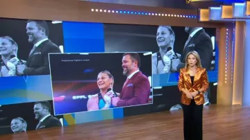 Cinq una chaqueta Sept Kylie Blazer usada por Amy Robach como se ve en Good Morning America el 28 de octubre de 2022
