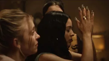 Notte Love in Bloom Ring worn by Maddy Perez (Alexa Demie) as seen in Euphoria (S02E05)