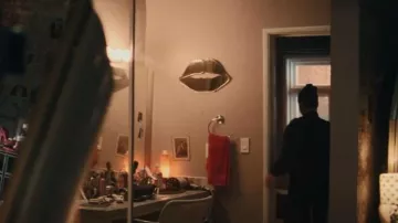 Urban Outfitters Lips Mirror used by Maddy Perez (Alexa Demie) as seen in Euphoria (S02E06)