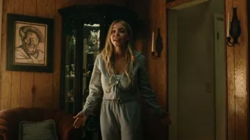 Brandy Melville Ronnie Lace Camiseta sin mangas usada por Cassie Howard (Sydney Sweeney) como se ve en Euphoria (S02E06)
