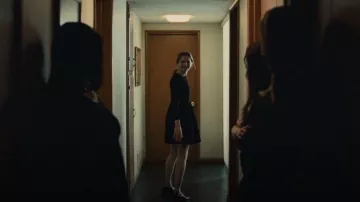 Robe en velours de coton Batsheva Prairie portée par Lexi Howard (Maude Apatow) vue dans Euphoria (S02E07)