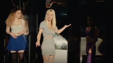 Danielle Guizio Falda Mini Doble Color usada por Cassie Howard (Sydney Sweeney) como se ve en Euphoria (S02E08)