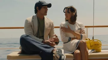 Bottega Veneta Arco Tote worn by Harper Spiller (Aubrey Plaza) as seen in The White Lotus (S02E01)