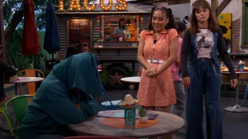 Urban Outfitters Arlo Zip-Up Mini vestido usado por Hartley (Kayden Muller-Janssen) como se ve en The Villains of Valley View (S01E15)