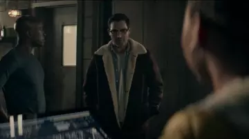 Nudie Jeans Mangan Lumber Jacket Brick Red porté par Clark Kent (Tyler Hoechlin) vu dans Superman & Lois (S02E14)