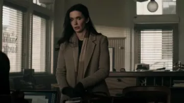 Babaton Le nouveau manteau Stedman porté par Lois Lane (Bitsie Tulloch) vu dans Superman & Lois (S02E14)