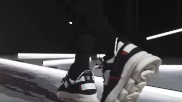 Las zapatillas Versace usadas por Scarlxrd en su video musical Utxpia = Mass Genxcide.