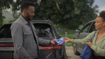 Chaqueta de camionero de sarga neotérica de Theory River usada por Lewis Stewart (McKinley Freeman) como se ve en Duda razonable (S01E07)