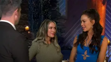 Galvan Kali Robe midi découpée portée par Gabby Windey comme vu en LIVE avec Kelly et Ryan le 31 octobre 2022