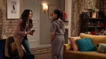 Levi’s Wedgie Denim Jeans porté par Carly Shay (Miranda Cosgrove) vu dans iCarly (S01E02)
