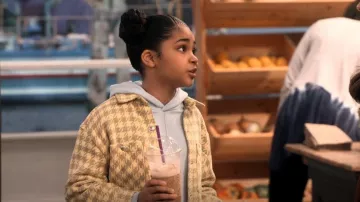 Zara Houndstooth Overshirt worn by Millicent(Jaidyn Triplett) as seen in iCarly (S01E02)