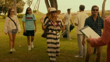 Lisa Marie Fernandez Rosetta Mono usado por Nicole Mossbacher (Connie Britton) como se ve en El loto blanco (S01E01)