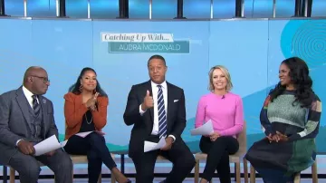 Robe midi Sidey Miyake Colour-Block Pleats Please Issey Miyake portée par Audra McDonald comme on le voit dans Today on November 2, 2022