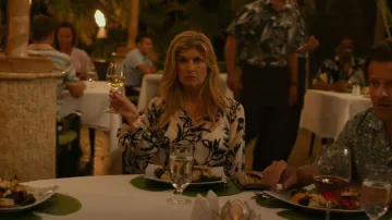 Zimmermann Ladybeetle Tie Neck Mini Vestido usado por Nicole Mossbacher (Connie Britton) como se ve en The White Lotus (S01E02)
