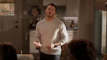 A.P.C. Tommy Knitted Sweater porté par Connor (Jimmy Tatro) vu dans Home Economics (S03E07)