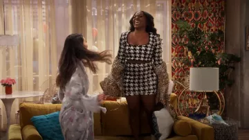 Zara Houndstooth Sequin Crop Top usado por Harper (Laci Mosley) como se ve en iCarly (S02E03)