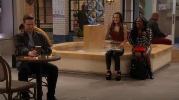 Jeffrey Campbell Guillot Botas usadas por Harper (Laci Mosley) como se ve en iCarly (S02E03)