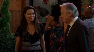 Alice + Olivie Reese Top usado por Carly Shay (Miranda Cosgrove) como se ve en iCarly (S02E04)