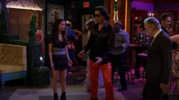 Alice + Olivia Annabeth Smock Waist Panel Falda usada por Carly Shay (Miranda Cosgrove) como se ve en iCarly (S02E04)