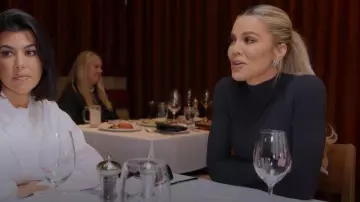 Skims FIts Everybody Turtleneck Top usado por Khloé Kardashian como se ve en The Kardashians (S02E07)
