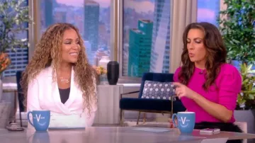 Suéter de mezcla de cachemira reciclado de manga rugida con marco usado por Alyssa Farah como se ve en The View el 4 de noviembre de 2022