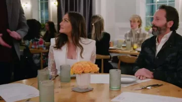 Alexander McQueen Blazer de encaje usado por Meredith Marks como se ve en The Real Housewives of Salt Lake City (S03E06)
