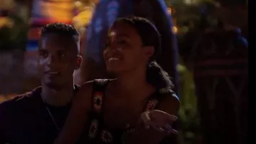 Uaurorao Floral Knit Crop Top usado por Serene Russell como se ve en Bachelor in Paradise (S08E11)