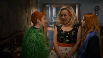 H&M Short Faux Fur Jack­et worn by Glen (Lachlan Watson) as seen in Chucky (S02E04)