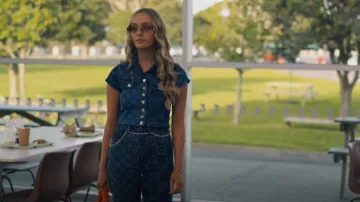 Jaded London Flare Jeans in Retro Print Den­im-Blues worn by Vanessa Merriman (Sara Thompson) as seen in One of Us Is Lying (S02E01)
