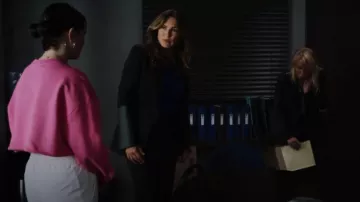 Club Monaco Torrie Leather Cuff Blazer worn by Detective Olivia Benson (Mariska Hargitay) as seen in Law & Order: Special Victims Unit (S24E03)