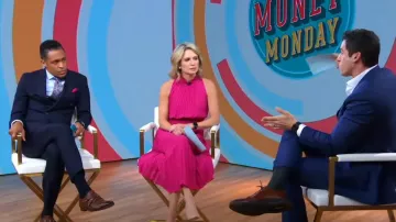 Lucy Paris Smocked Neck Pleated Sleeveless Dress usado por Amy Robach como se ve en Good Morning America el 7 de noviembre de 2022