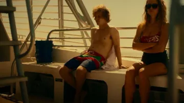 Maillot de bain rayé Polo Ralph Lauren Kailua porté par Quinn Mossbacher (Fred Hechinger) vu dans The White Lotus (S01E06)