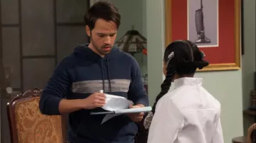 ATM Anthony Thomas Melillo Français Terry Pullover Sweat à capuche porté par Freddie Benson (Nathan Kress) vu dans iCarly (S01E07)