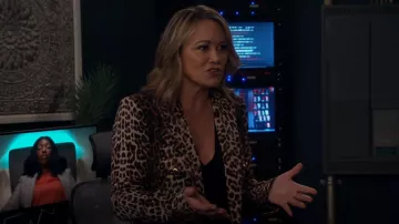 Veronica Beard Miller Leopard Print Jacket worn by Argentina Woolridge (Christine Taylor) as seen in iCarly (S01E07)