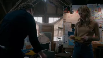 Frame Le High Skin­ny Jeans worn by Michaela Stone (Melissa Roxburgh) as seen in Manifest (S04E06)