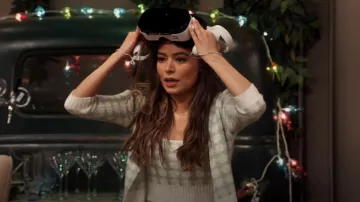 Lucy Paris Gingham Cropped Tank Top usada por Carly Shay (Miranda Cosgrove) como se ve en iCarly (S01E08)