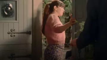 Liberty Flo­ral Ruched Mi­di Dress worn by Louisa Glasson (Caroline Catz) as seen in Doc Martin (S10E08)