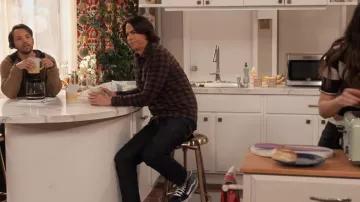 Vans SK8-HI Sneakers In Navy/White usadas por Spencer Shay (Jerry Trainor) como se ve en iCarly (S01E09)