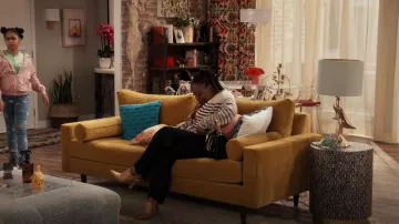 Vince Camuto Korlin Tacones usados por Maeve (Lyric Lewis) como se ve en iCarly (S01E10)