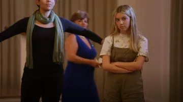 Billabong Wild Pursuit Romper en Sage usado por Tatum Grayson (Ava Grace) como se ve en Monarch (S01E08)