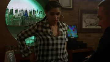 Chemise à boutons Madewell Classic Ex Boyfriend portée par Stella Kidd (Miranda Rae Mayo) vue dans Chicago Fire (S11E07)