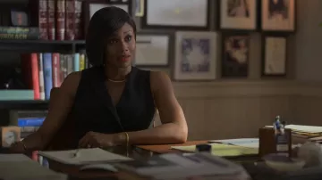 Robe Ted Baker Tilolah Seamed Bodycon portée par Jax Stewart (Emayatzy Corinealdi) vue dans Reasonable Doubt (S01E08)