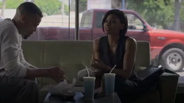 MCM Large Milla Hobo Bag usado por Jax Stewart (Emayatzy Corinealdi) como se ve en Reasonable Doubt (S01E08)