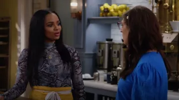 River island Long Sleeve Snake Print Mesh Top worn by Randi (Kyla Pratt) as seen in Call Me Kat (S03E06)